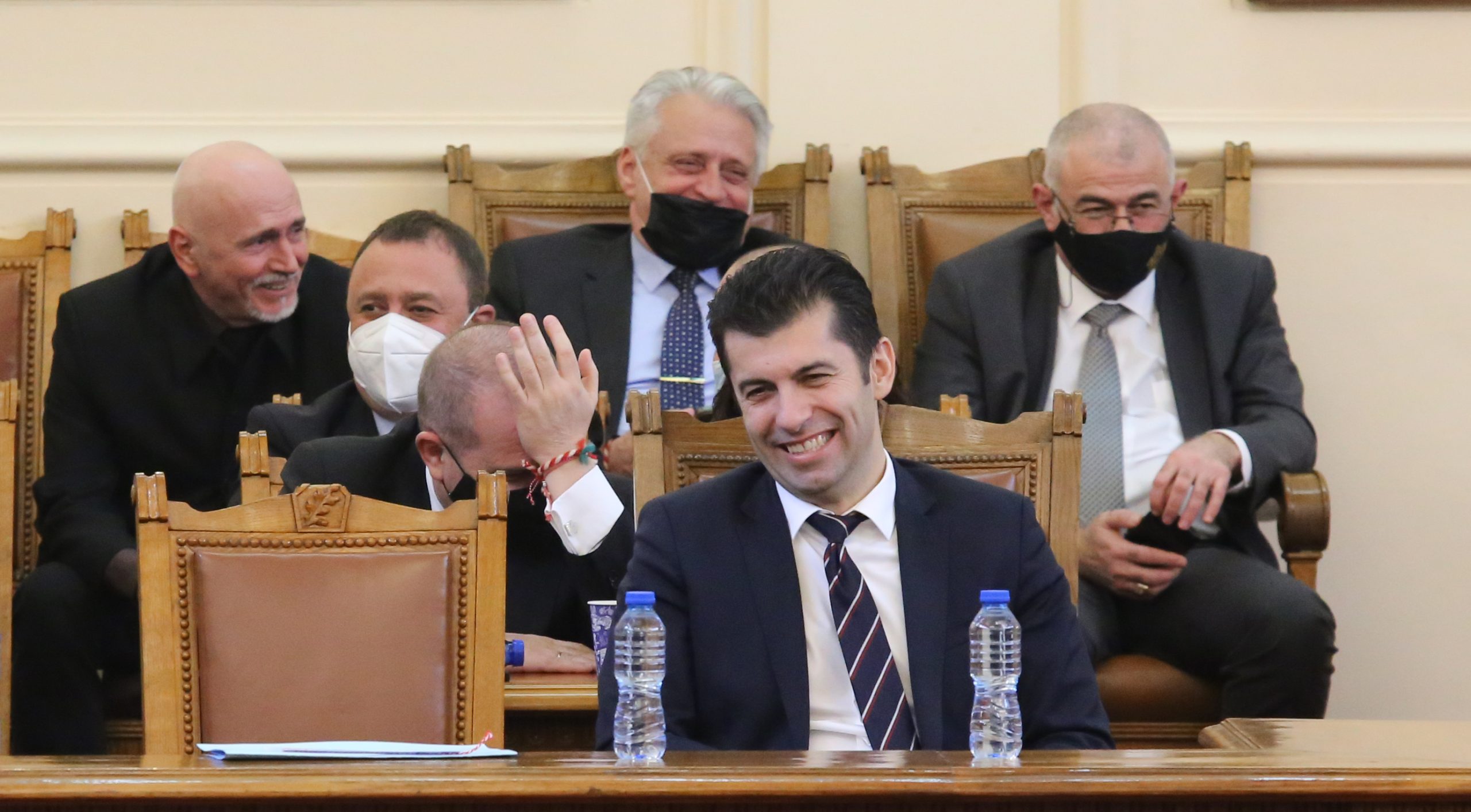 Парламент Кирил Петков