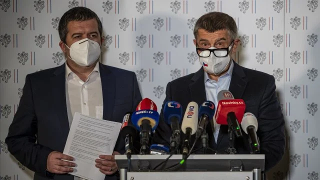 Изпълняващият длъжността външен министър на Чехия Ян Хамачек и премиерът Андрей Бабиш