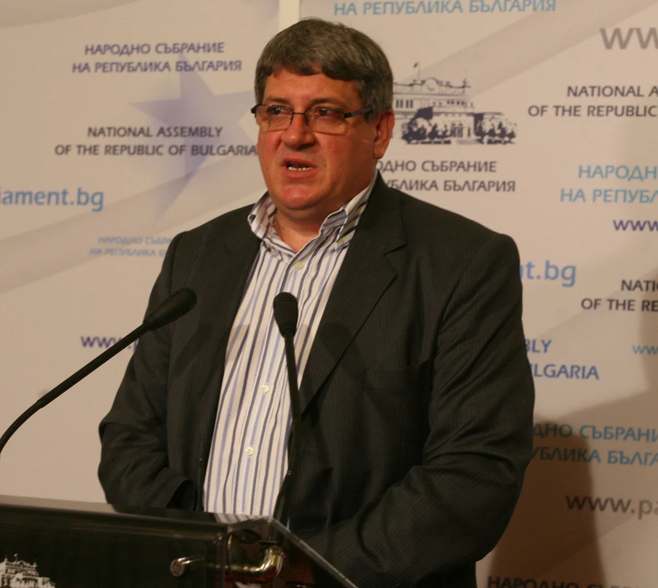 ПарламентОставка на Пламен Цеков - дир. на НЗОК
