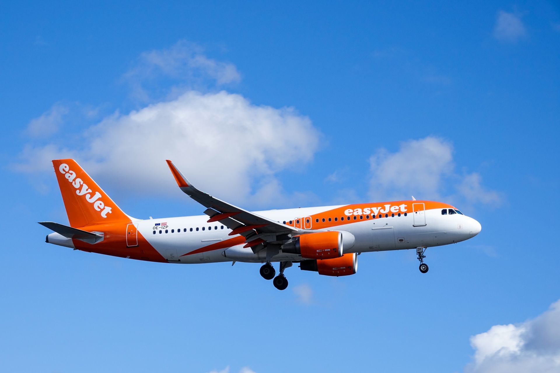 Американският фонд Apollo ще купи нискотарифния превозвач EasyJet за 5.7 млрд. паунда