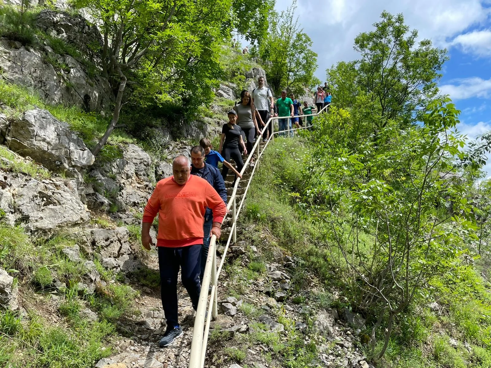 Бойко Борисов с младежи ГЕРБ