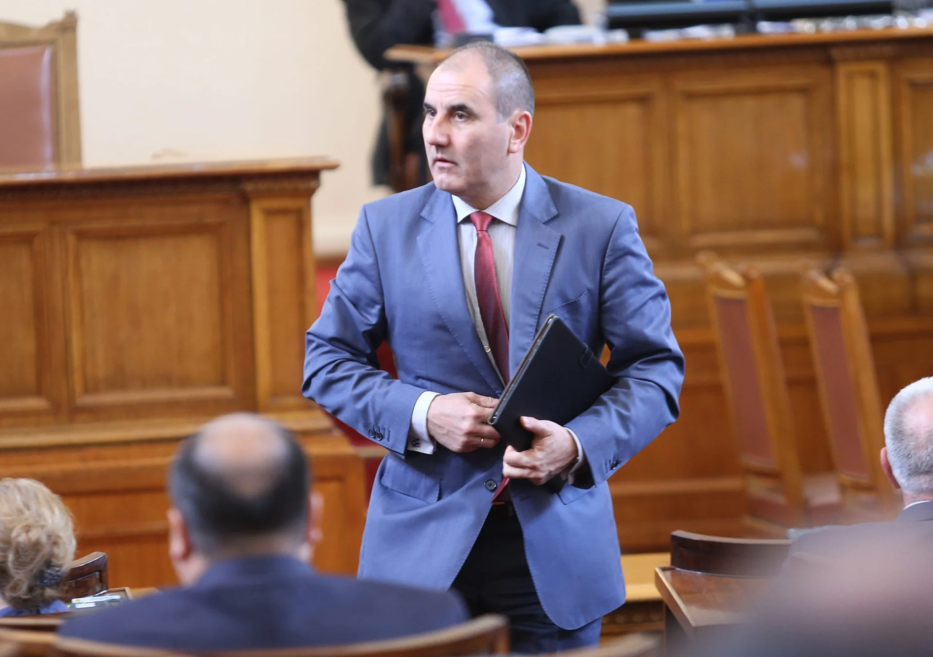 Парламент  Цветан Цветанов