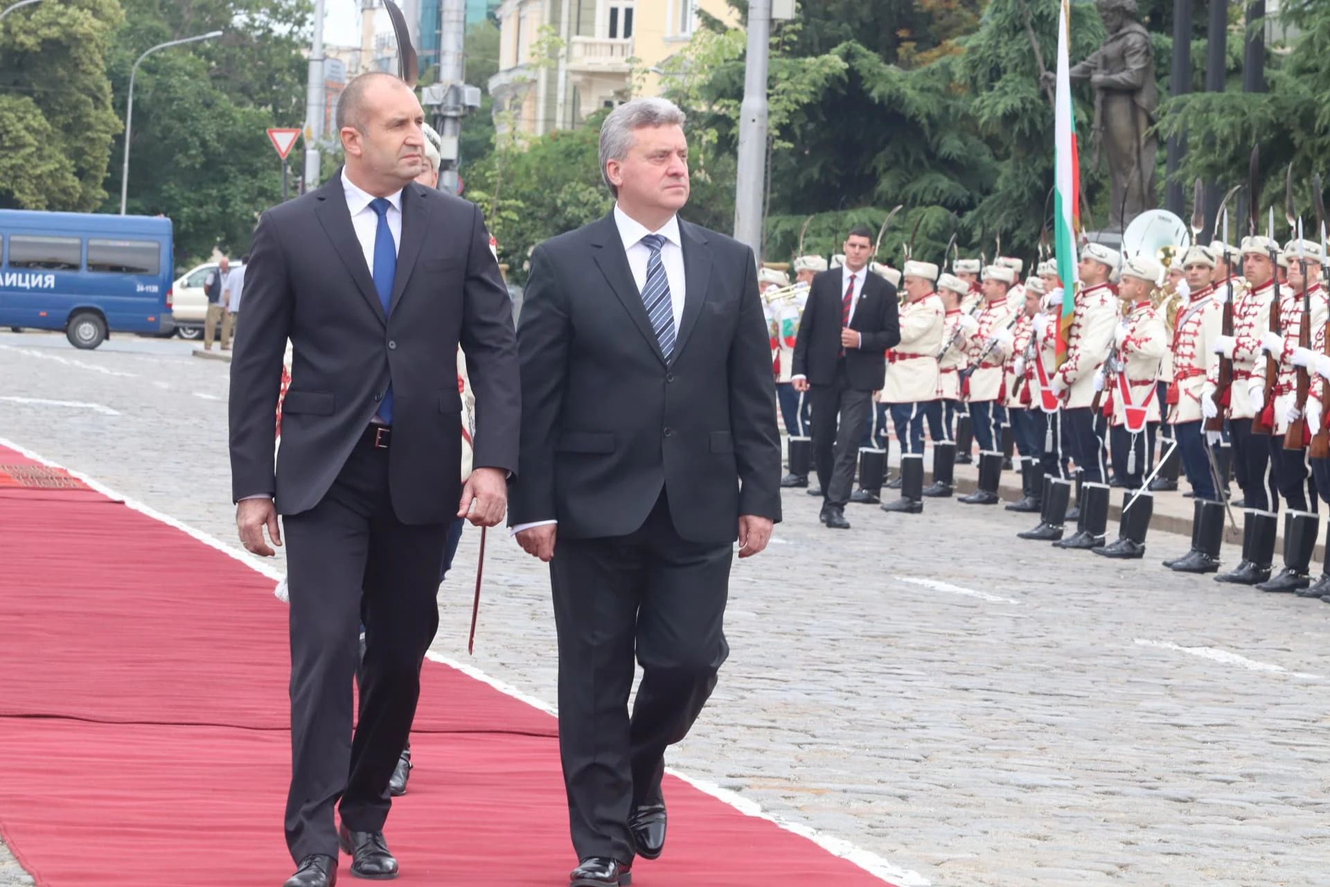 по покана на държавния глава Румен Радев