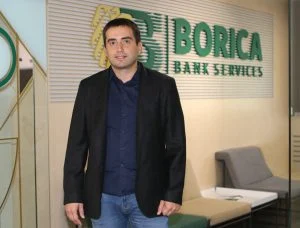 Димитър Николов мениджър бизнес развитие БОРИКА===