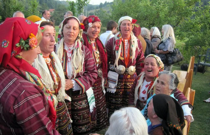 народни певици