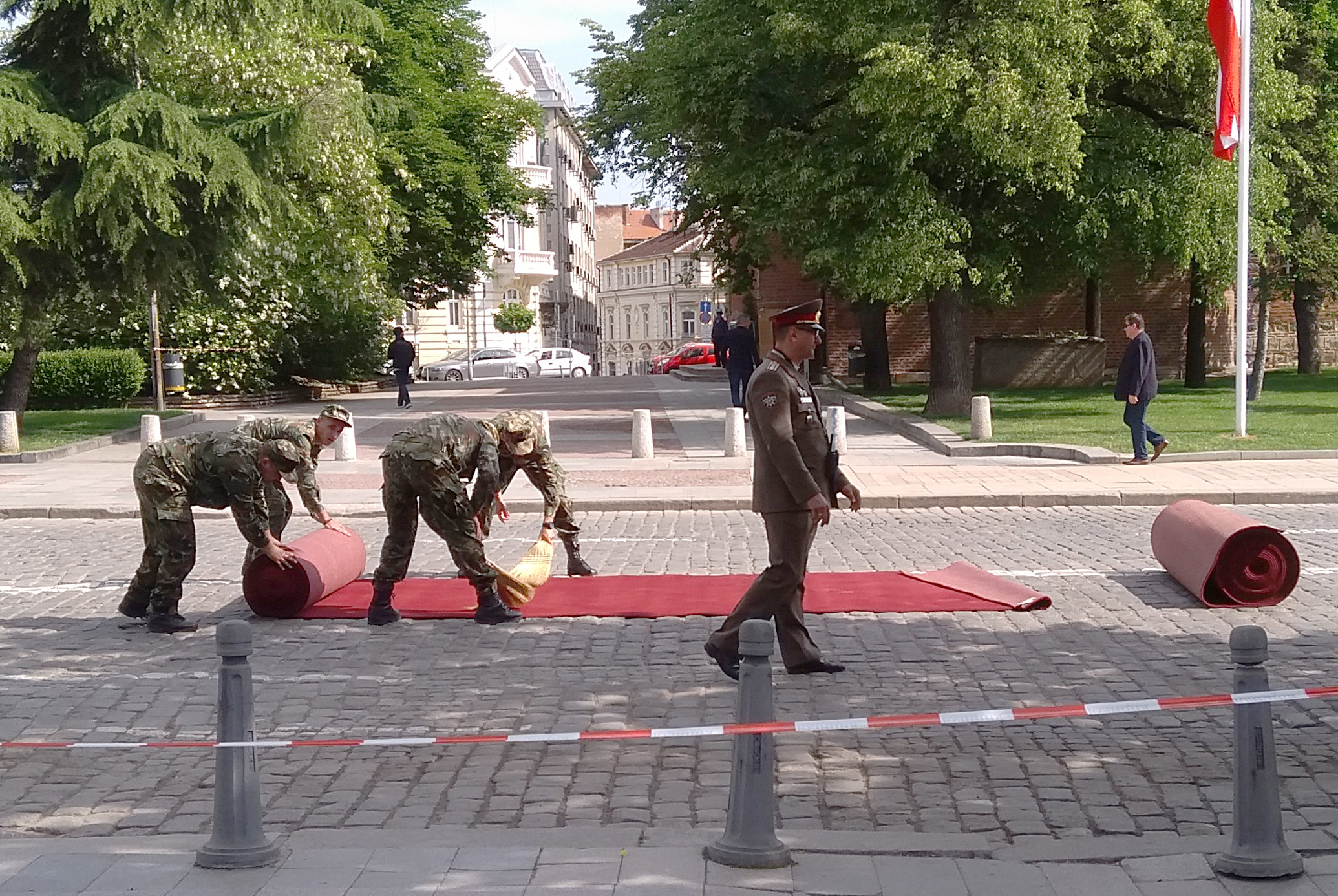 Военни