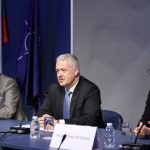 Министърът на външните работи Иван Кондов даде брифинг в МВнР - 10 май 20223 г. Присъстваха също Костадин Коджабашев и Велислава Петрова.
