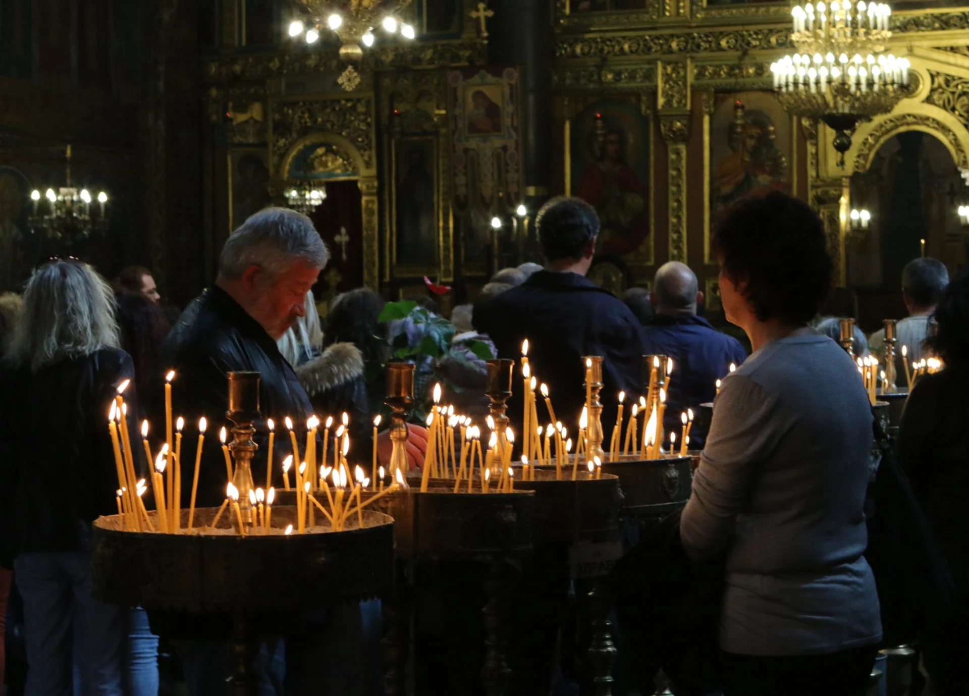 Велик маслосвет църква света Неделя