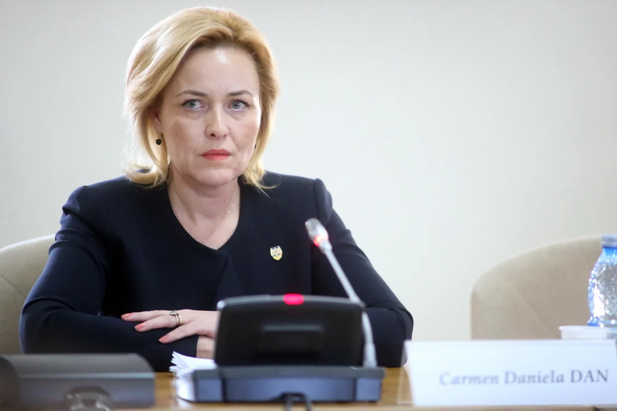 Кармен Дан