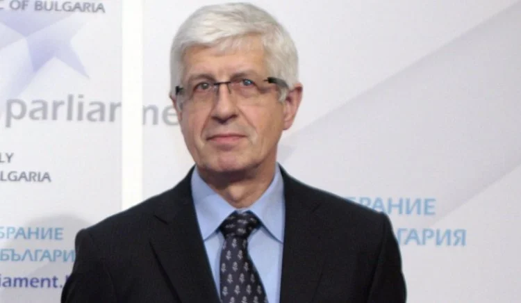 Румен Овчаров