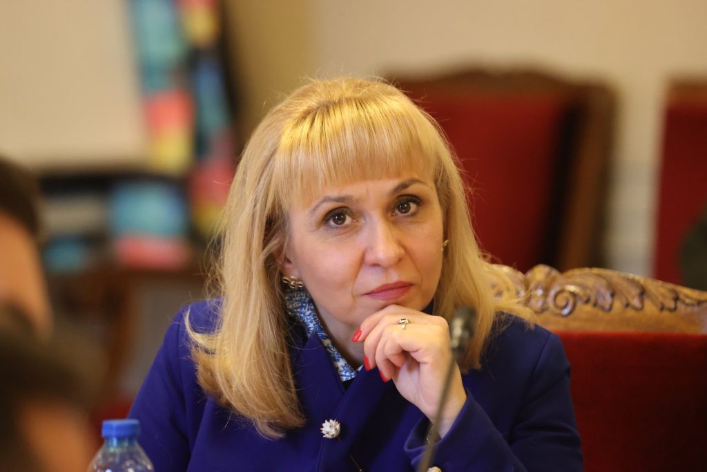 Омбудсманът призова за по-високи месечни помощи за деца с увреждания 8 Диана Ковачева