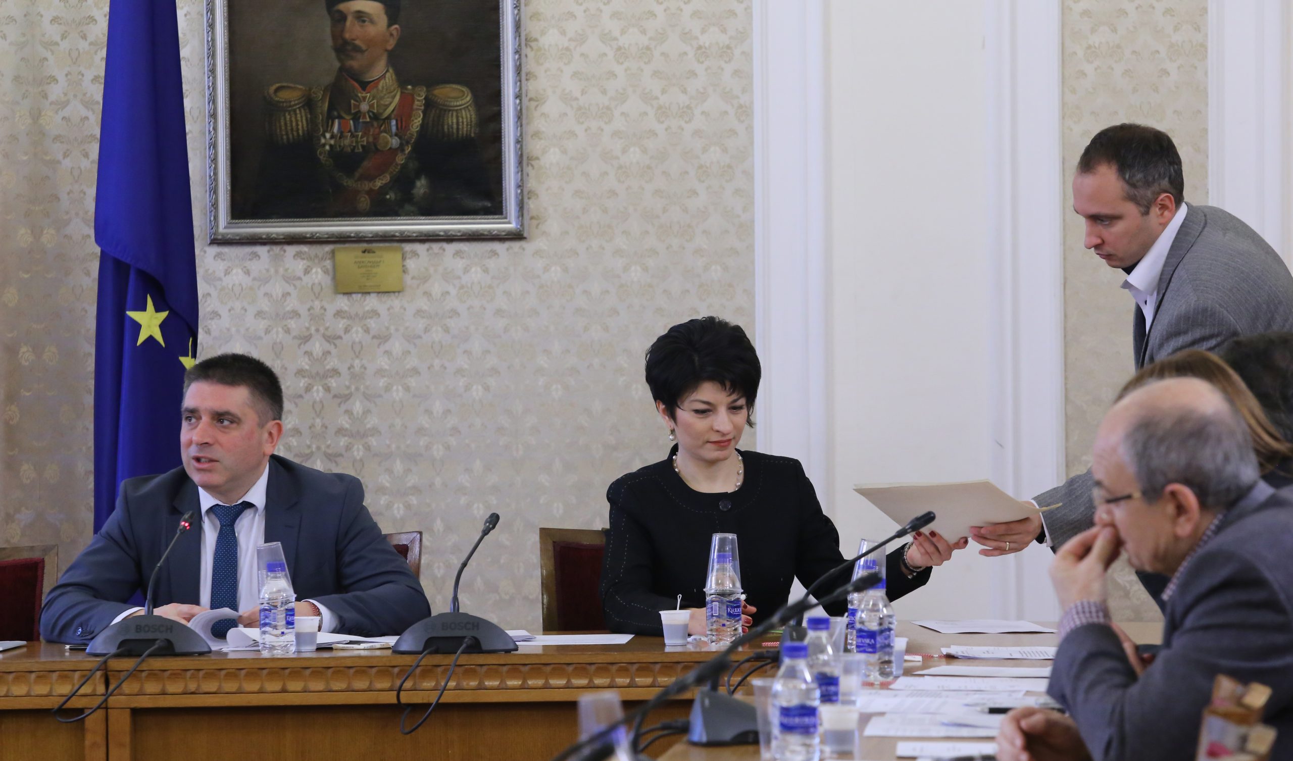 Парламент комисия по правни въпроси