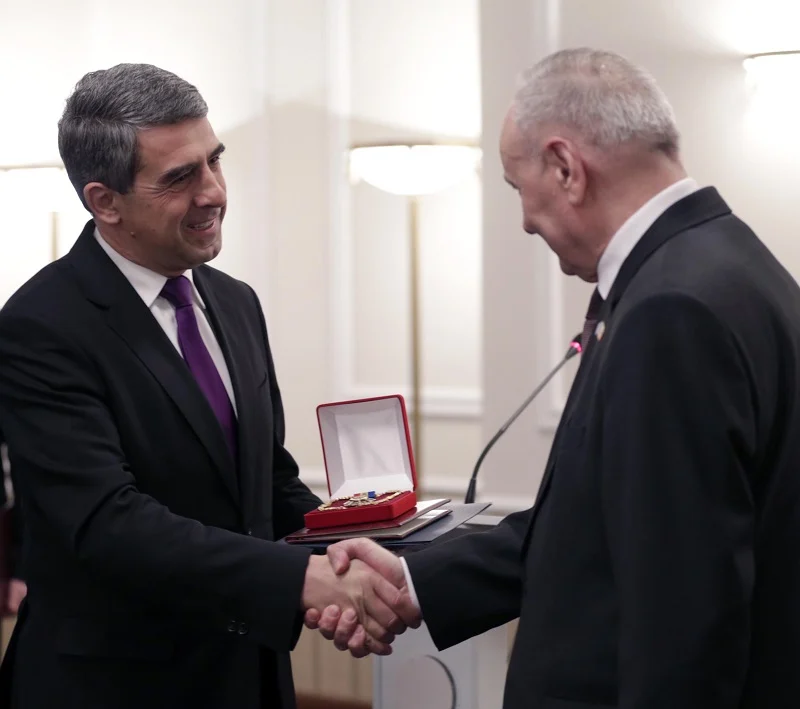 плевнелиев