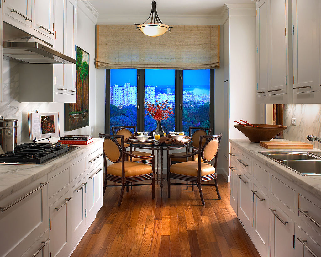 кухня с малка трапезария жилище имот апартамент