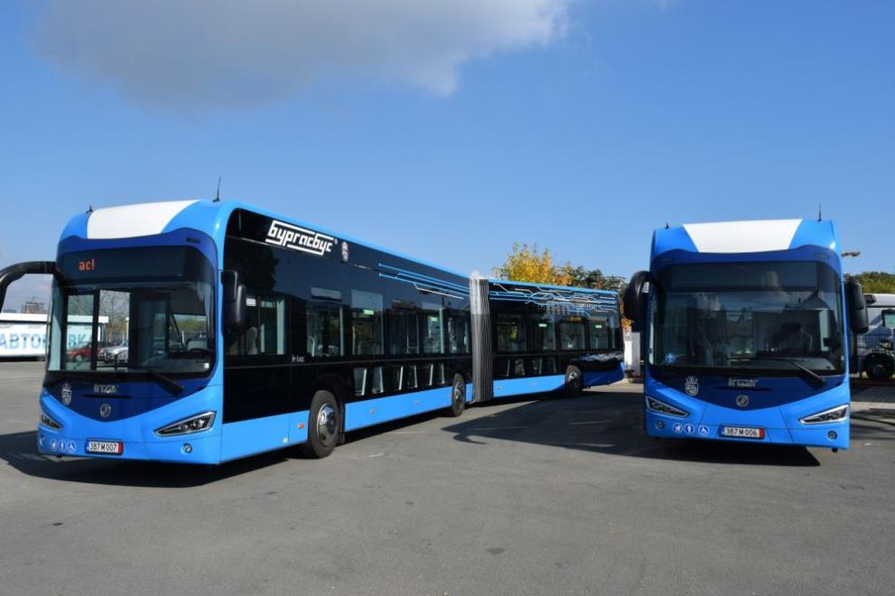 Представиха новите електробуси в Бургас