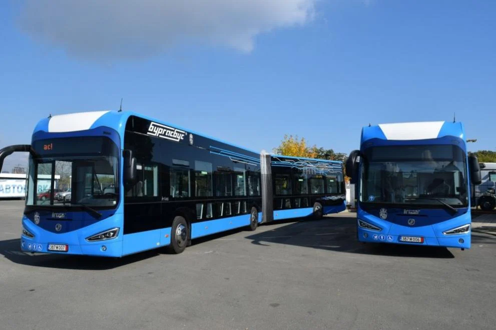 Представиха новите електробуси в Бургас