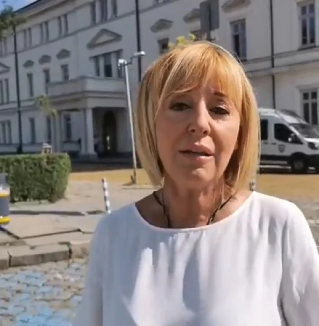 Мая Манолова