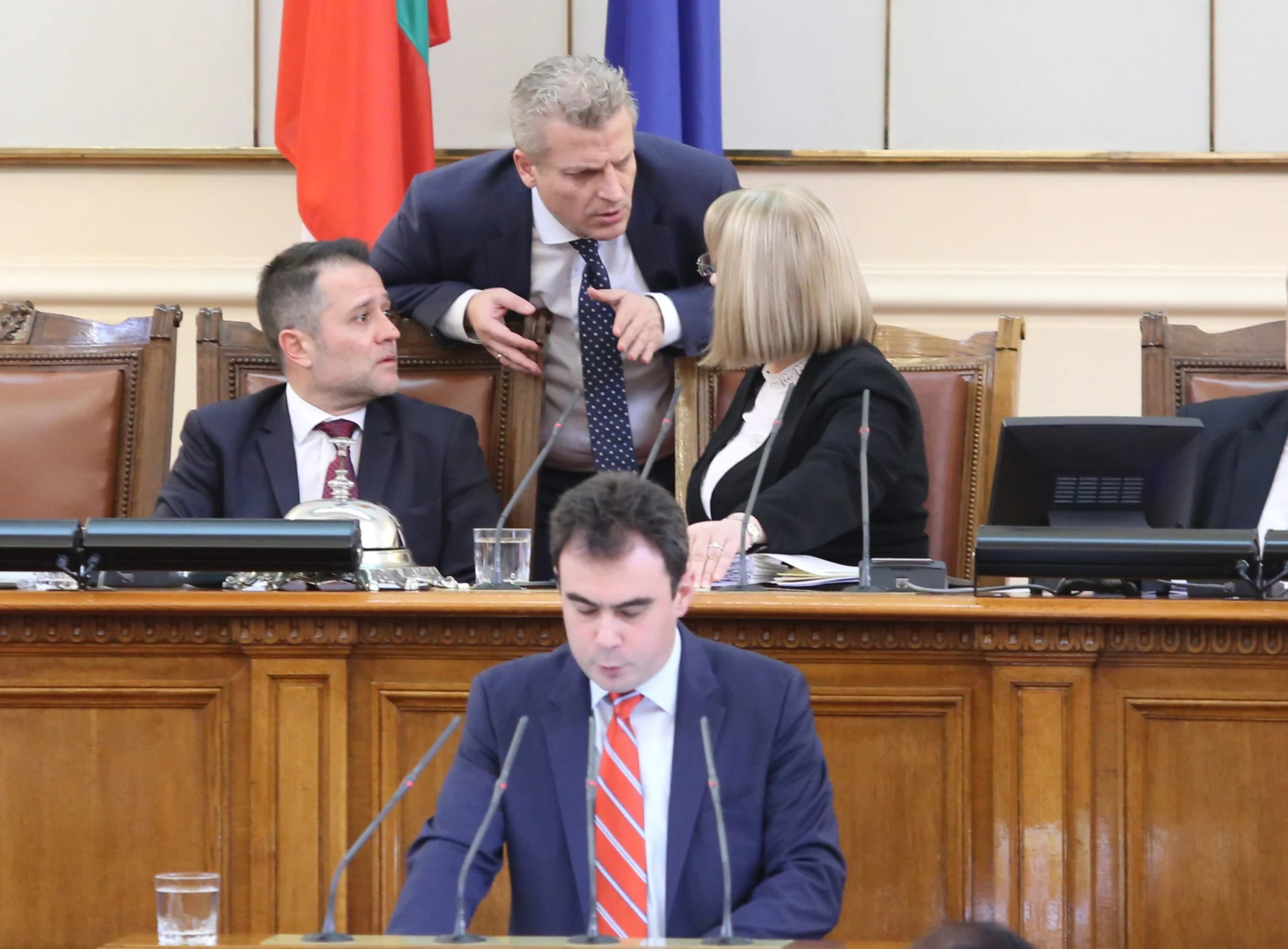 Парламент - вот на недоверие за здравеопазването