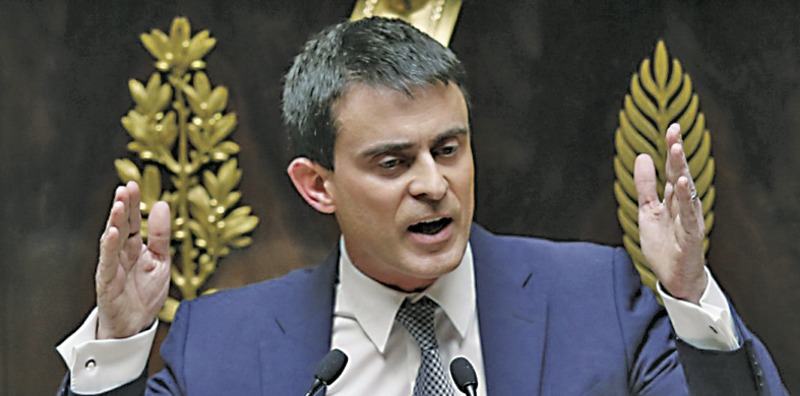 Манюел Валс убеждава парламента да гласува вот на доверие на правителството му.