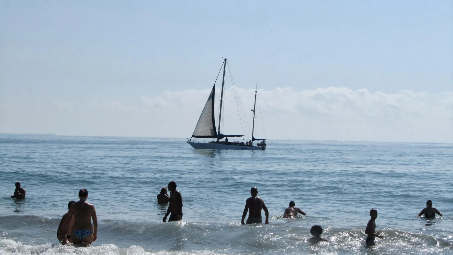 море