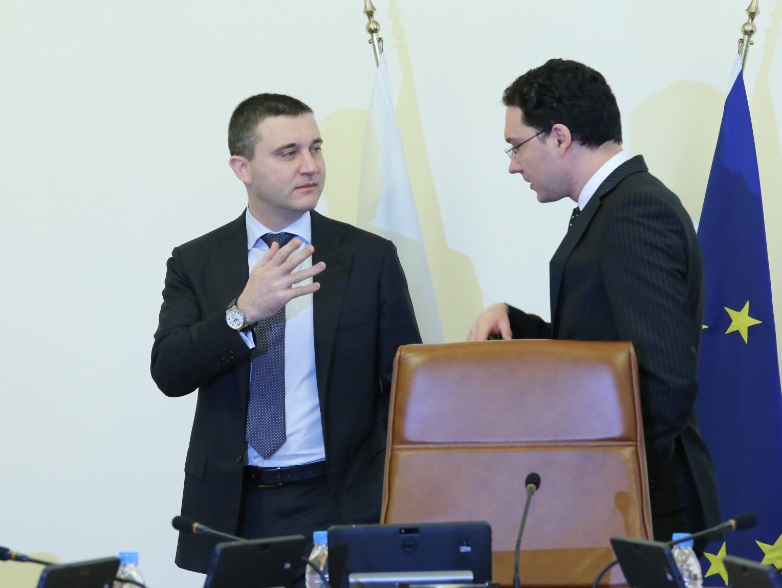 Министерски съвет заседание Владислав Горанов - мин. на финансите Даниел Митов - мин. на външните работи