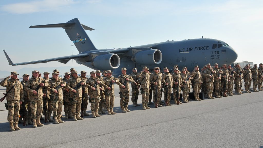 български военен контингент