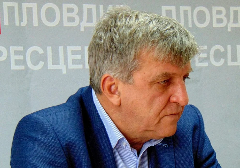 Манол Генов