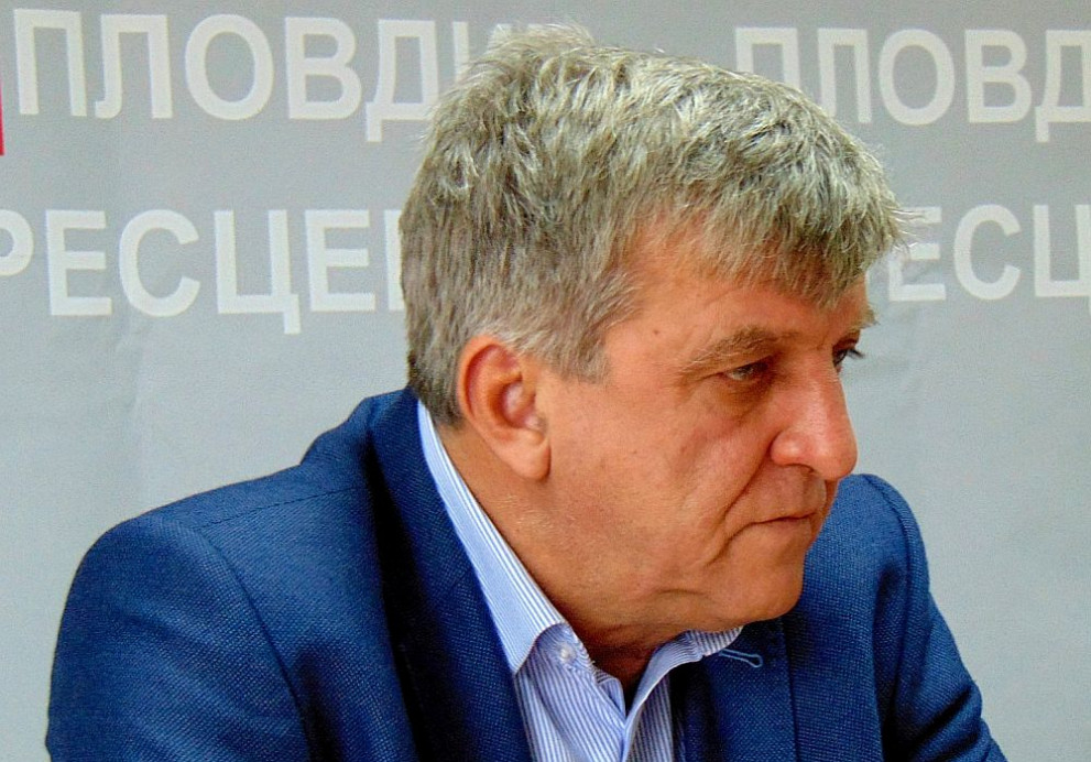 Манол Генов
