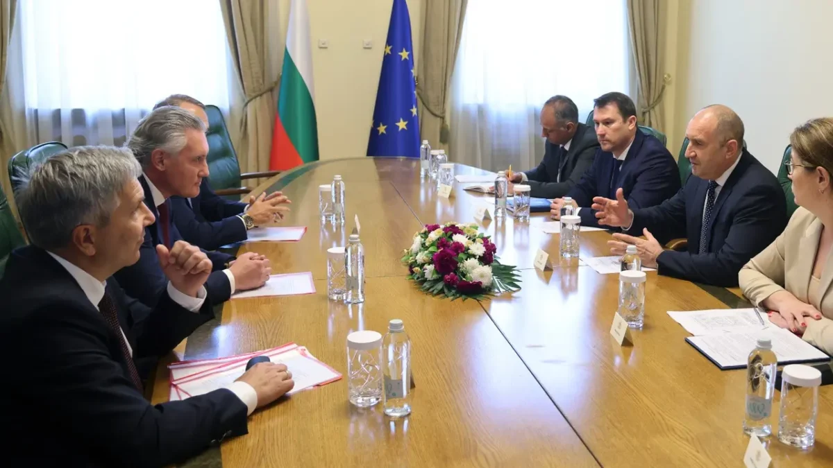 Премиерът Румен Радев разговаря с представители на КРИБ, БСК и БФИЕК