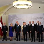 Президентите на страните от Букурещката деветка и президентът на САЩ Джо Байдън във Варшава.