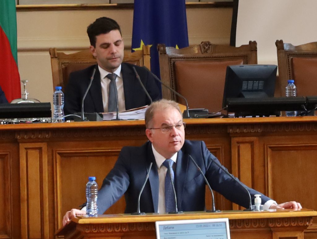 Радомир Чолаков: Каналджиите ще получат между 5 и 10 г. затвор 2 Парламент промени в закона за съдебната власт Радомир Чолаков