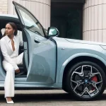 Александра Скот лице на BMW