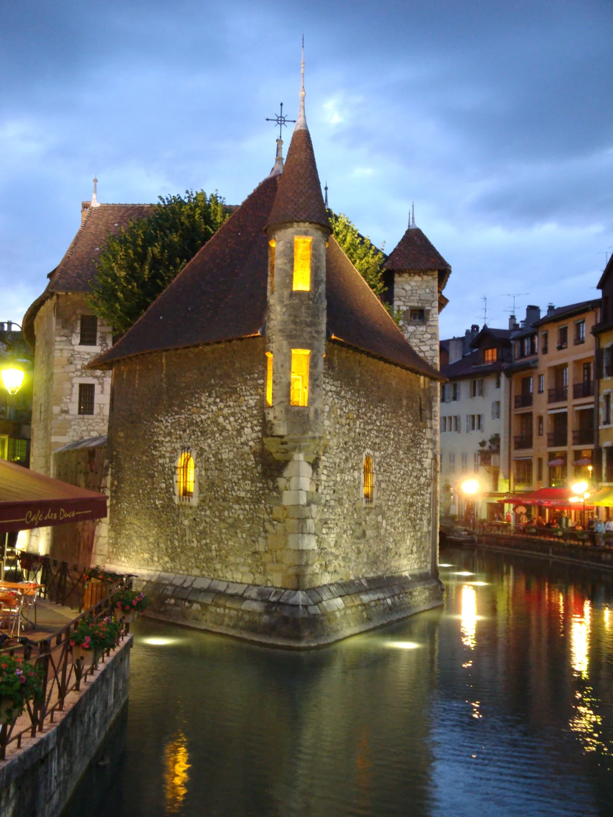 ansi ostrovniqt zamuk prez noshta