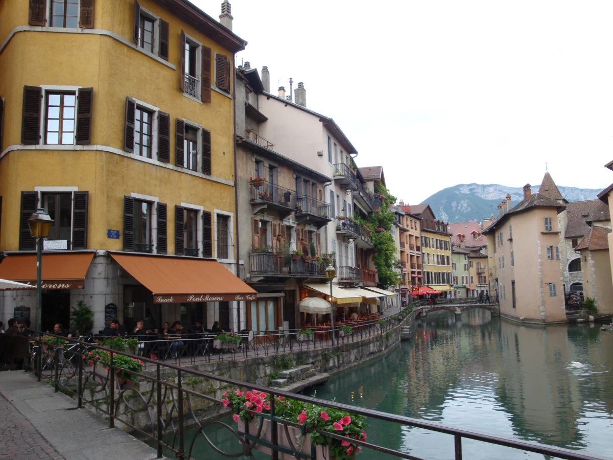 В прегръдката на Ронските Алпи 2 ansi stariqt grad