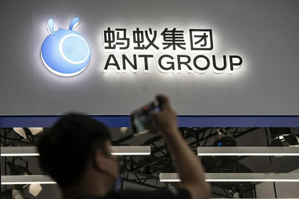 Ant Group готви мащабно AI обновление на суперприложението си Alipay