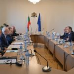 АОБР минимална работна заплата пазара на труда