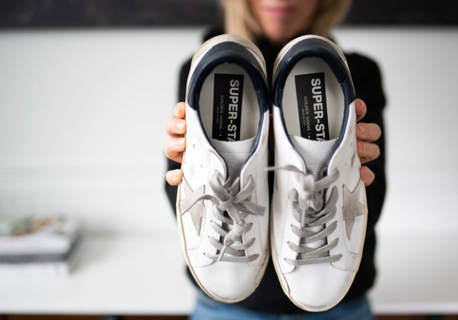 Марката маратонки Golden Goose - любима на Тейлър Суифт, се стреми към оценка от 3.3 млрд. долара