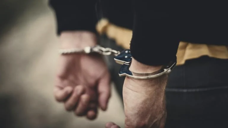 Българин е арестуван в Гърция за телефонни измами за над 690 000 евро