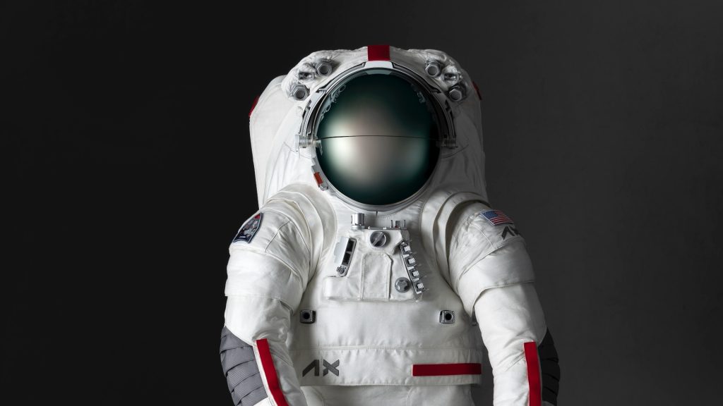 Модата среща космоса: Axiom и Prada създават скафандър за Artemis 3