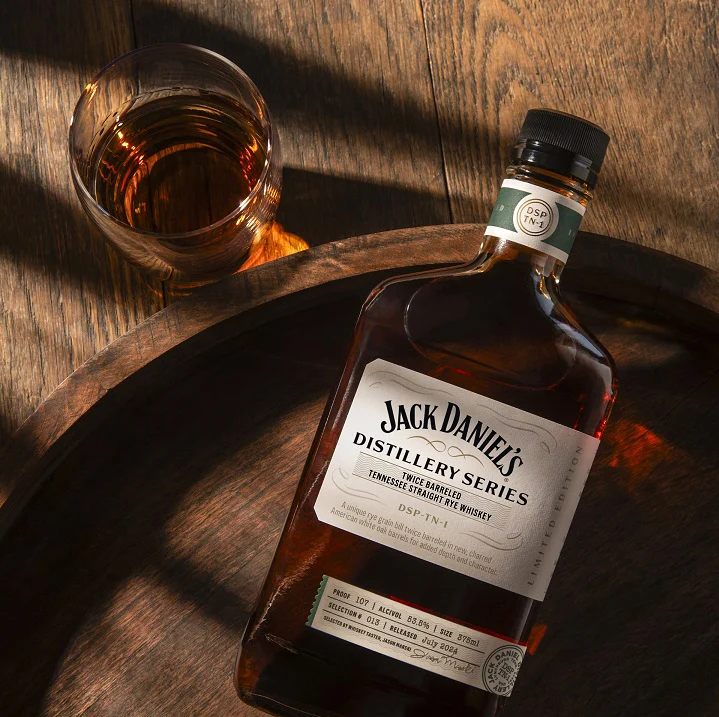 Jack Daniel’s пусна специално ръжено уиски, отлежавало в кленови бъчви