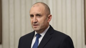 Радев продължава консултациите за нов кабинет с „БСП–Обединена левица“ и ИТН