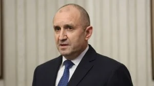 Радев продължава консултациите за нов кабинет с „БСП–Обединена левица“ и ИТН