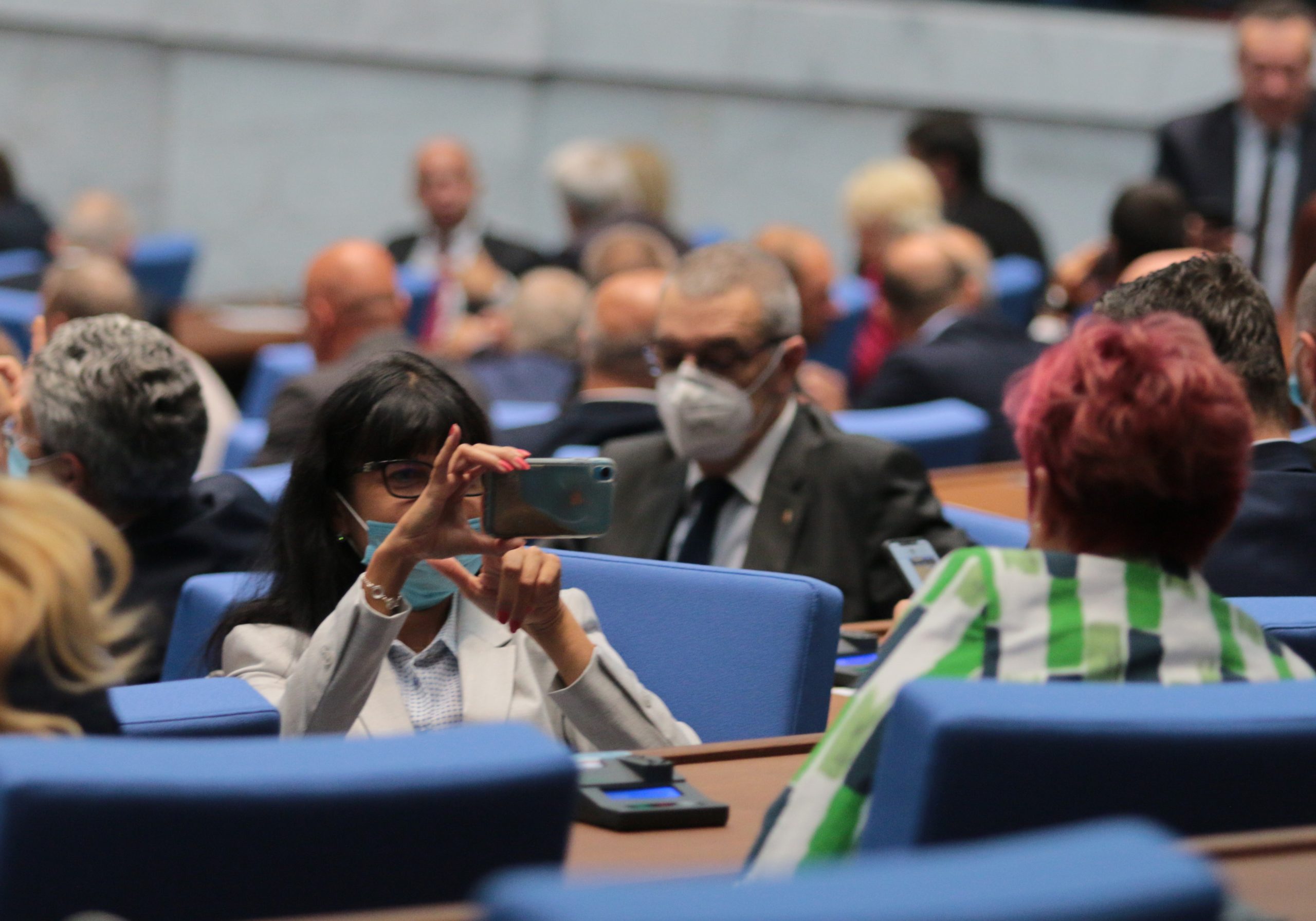 Парламент депутати