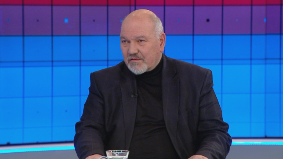 проф. Александър Маринов