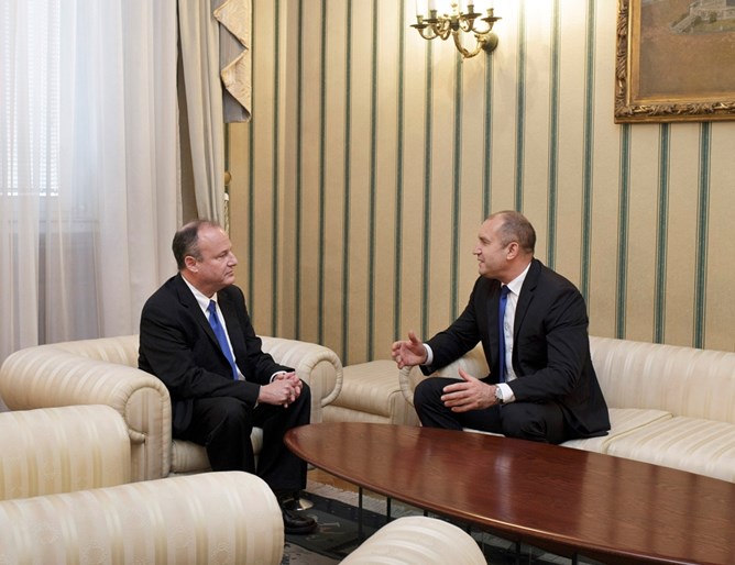 румен радев ерик рубин