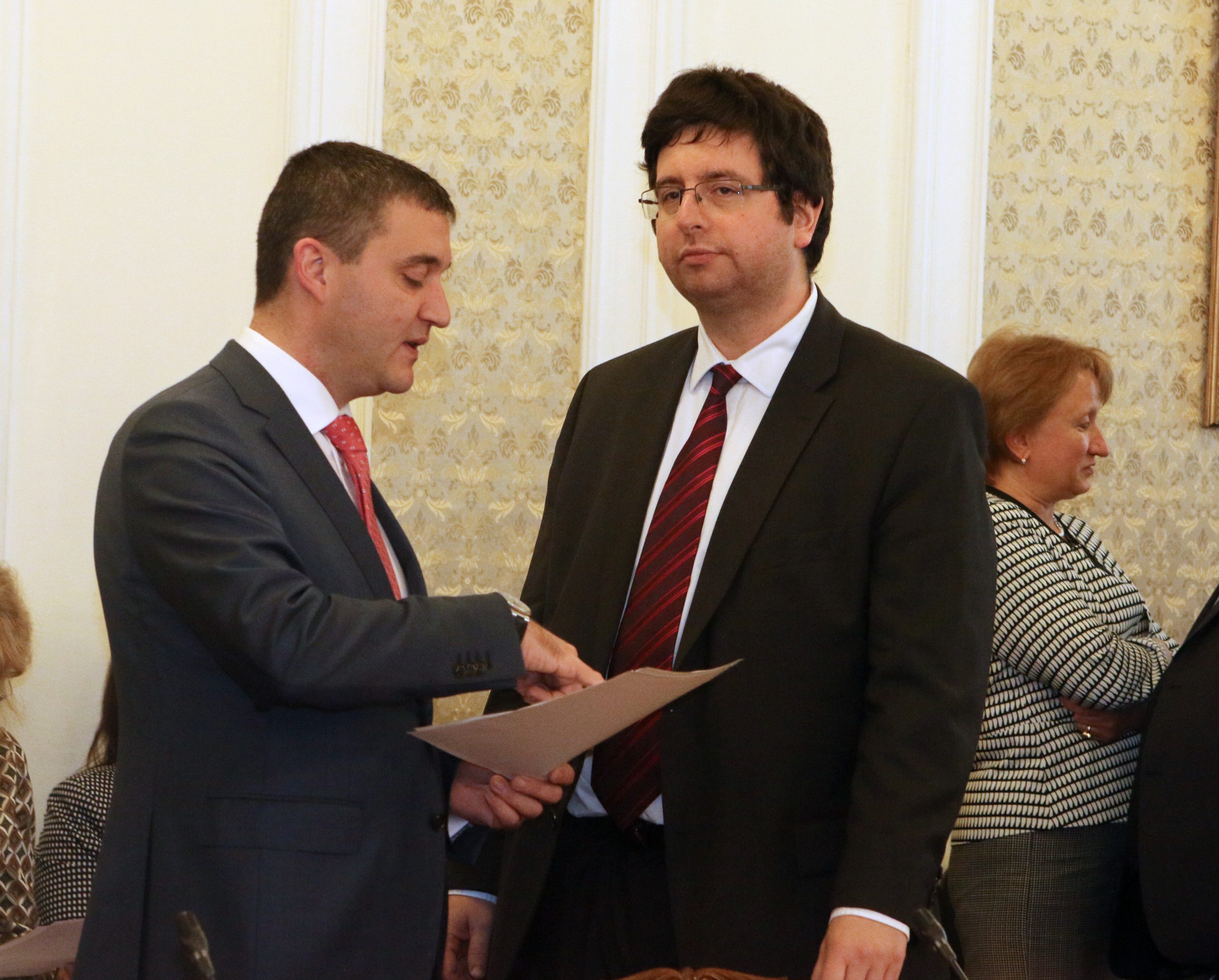 Парламент комисия по бюджет и финанси Владислав Горанов Петър Чобанов