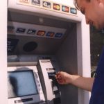 дебитни карти, Банкомати