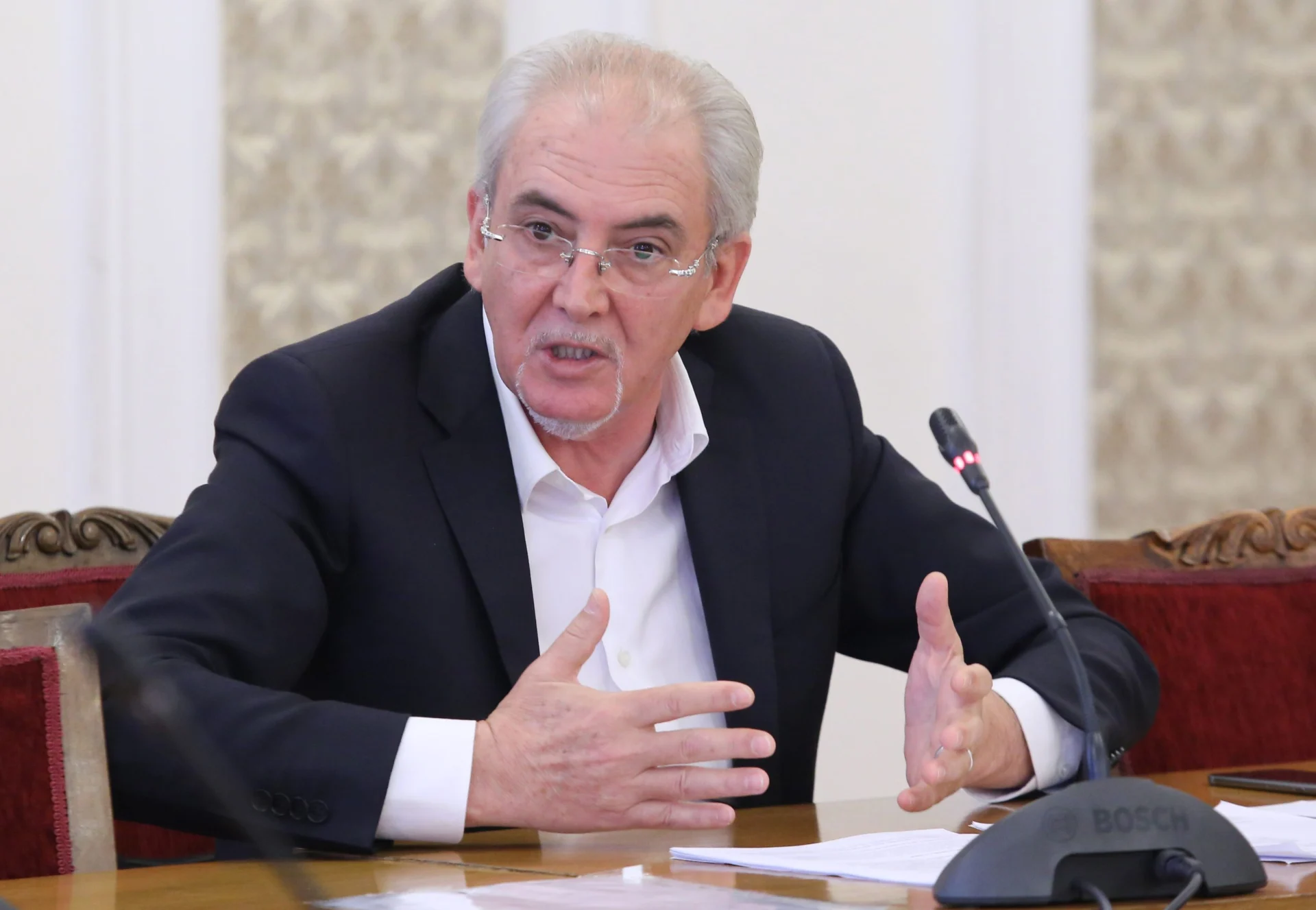 Парламент ДОСТ - Лютви Местан