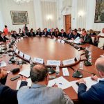 Депутатите от временната комисия, свързана с дейността на Ивелин Михайлов и "Исторически парк", изслушват при закрити врата изпълнителния директор на НАП Румен Спецов и председателя на ДАНС Пламен Тончев