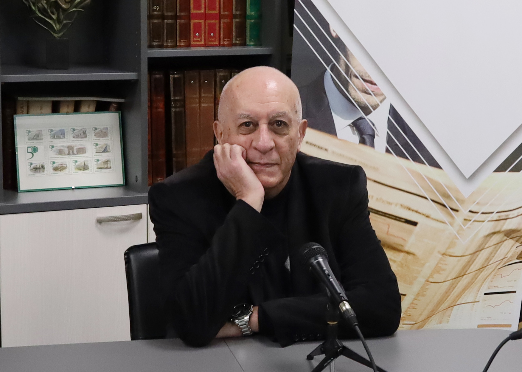 Юрий Асланов